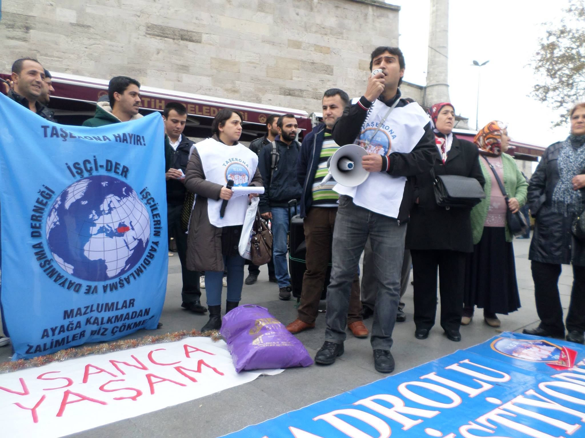 1485872_562229483852829_687932459_o